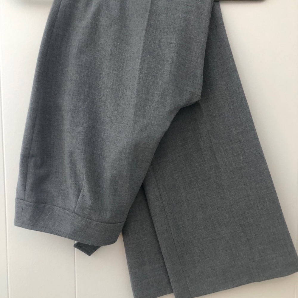 Grey unlined Casual Corner Annex petite pants